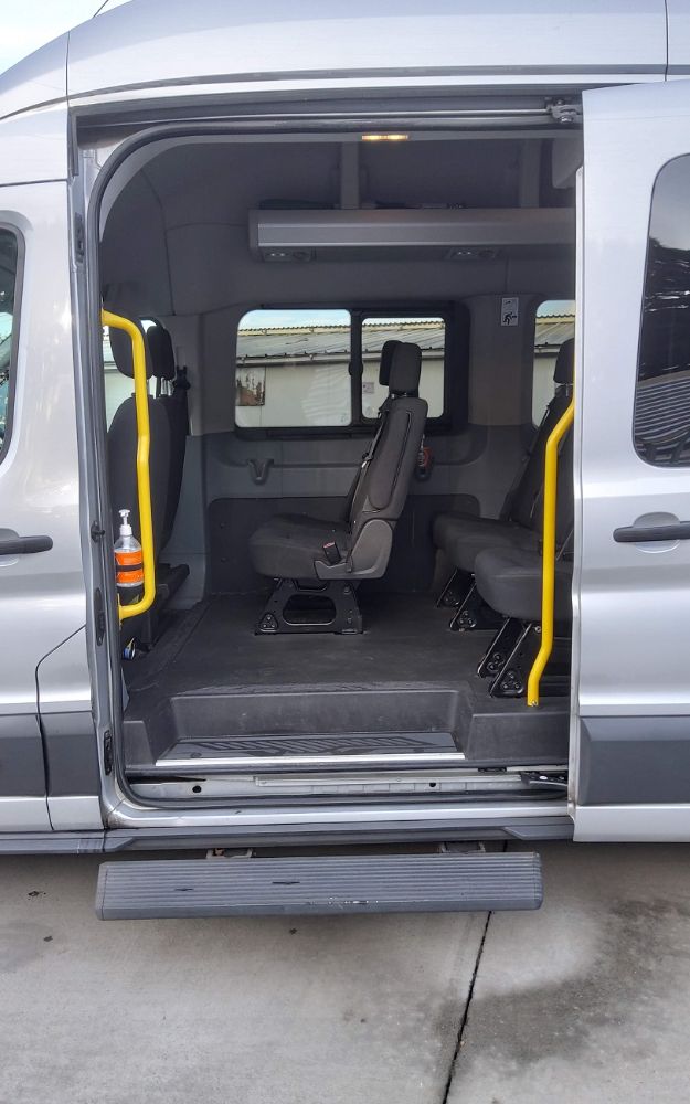 2018 (18) Ford Transit 460 Trend - Image 4