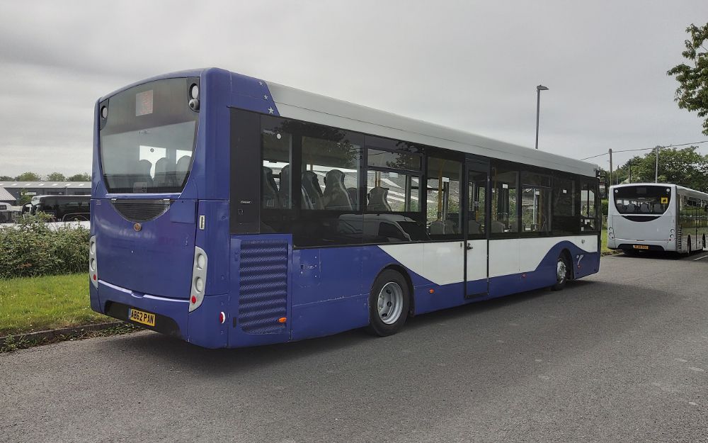 2013 (62) ADL Enviro 200 - Image 2