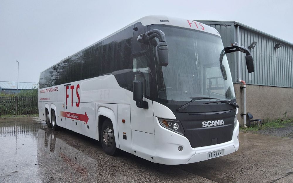 2015 (15) Scania K410EB Higer Touring - Image 1