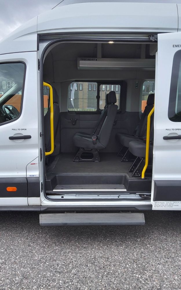 2020 (69) Ford Transit 460 - Image 4