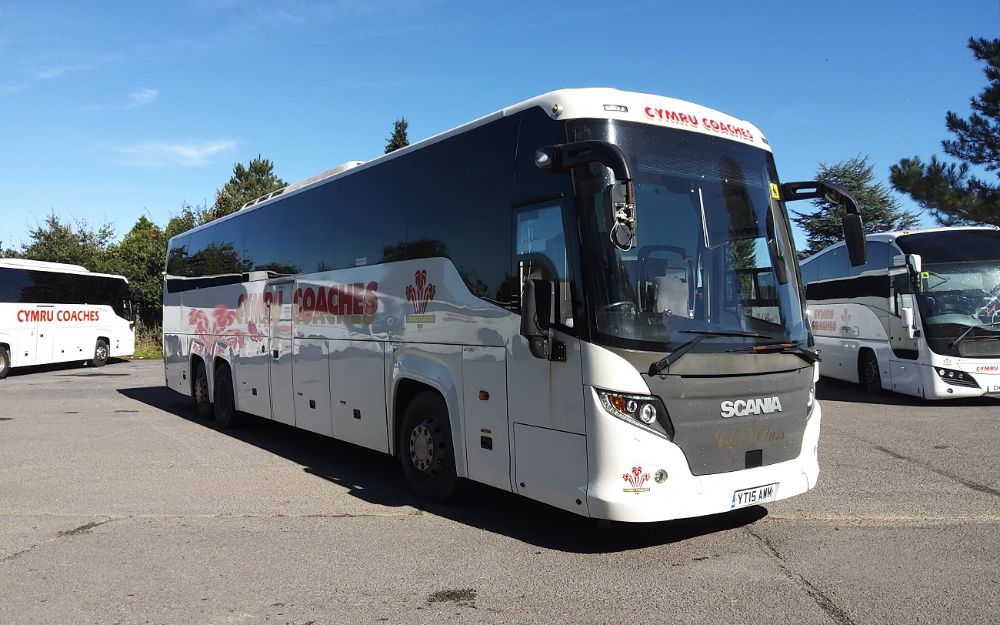 2015 (15) Scania K410EB Higer Touring - Image 1