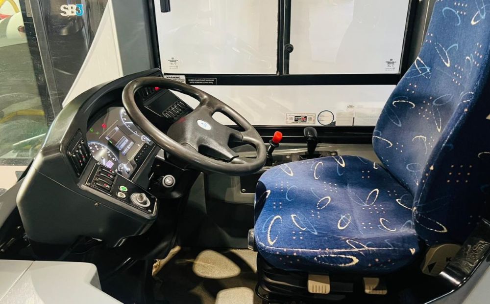 2018 (18) ADL E200 MMC 10.8m with seat belts - Image 5