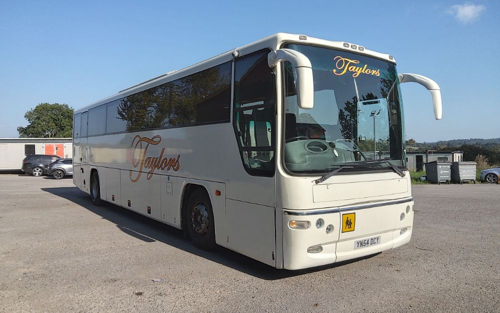 2004 (54) Volvo B7R Plaxton Profile - Image 1