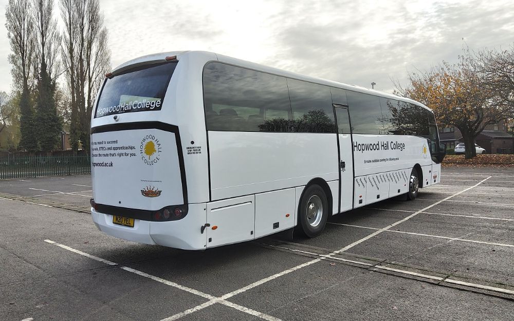 2017 (17) Volvo B8R Sunsundegui SB3 - Image 2