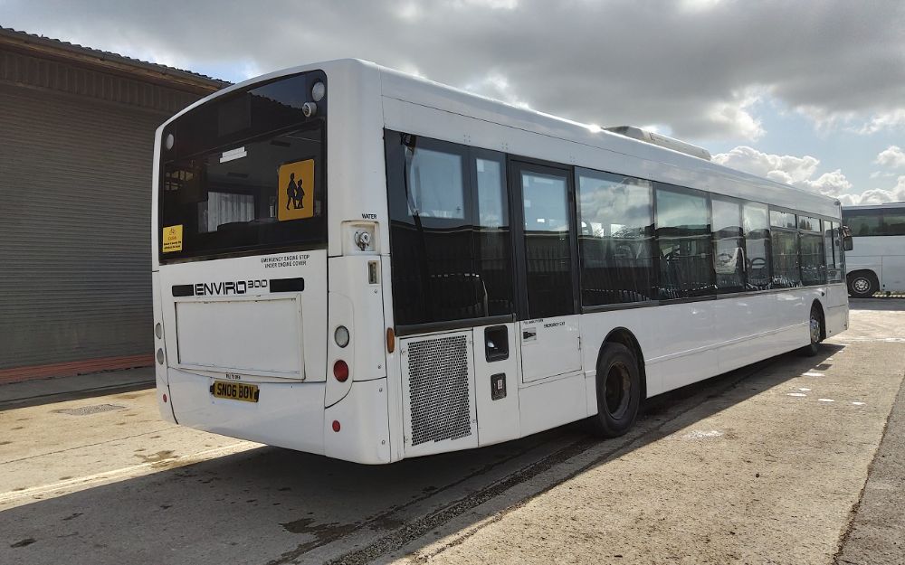 2006 (06) ADL Enviro 300 - Image 2