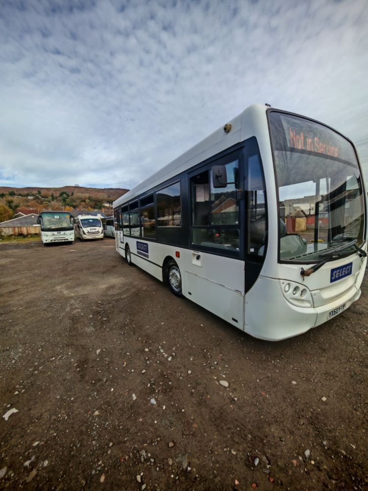 Alexander Dennis Enviro 200 - Image 2