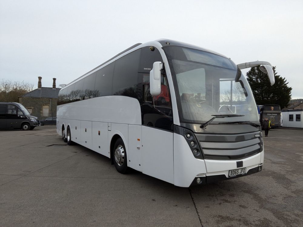 2016 (65) Scania K410EB Caetano Levante II - Image 1