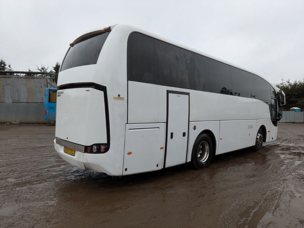 2017 (17) Volvo B8R Sunsundegui SC5 - Image 2