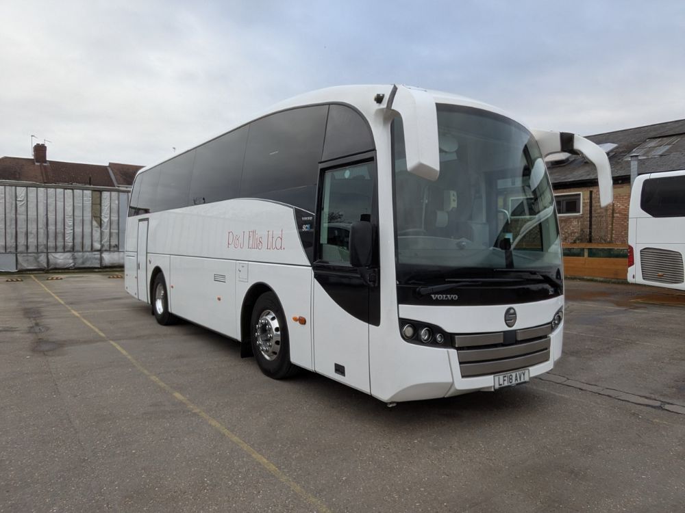 2018 (18) Volvo B8R Sunsundegui SC5 - Image 1