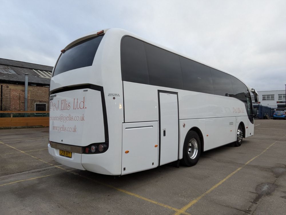 2018 (18) Volvo B8R Sunsundegui SC5 - Image 2