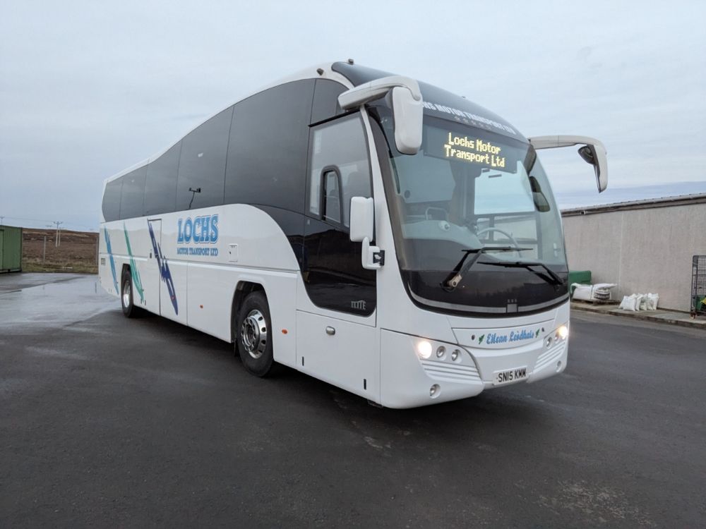 2015 (15) Volvo B9R Plaxton Elite - Image 1