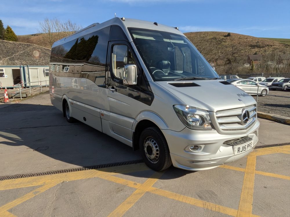 2015 (15) Mercedes Benz Sprinter 516 CDI EVM Grand Tourer - Image 1