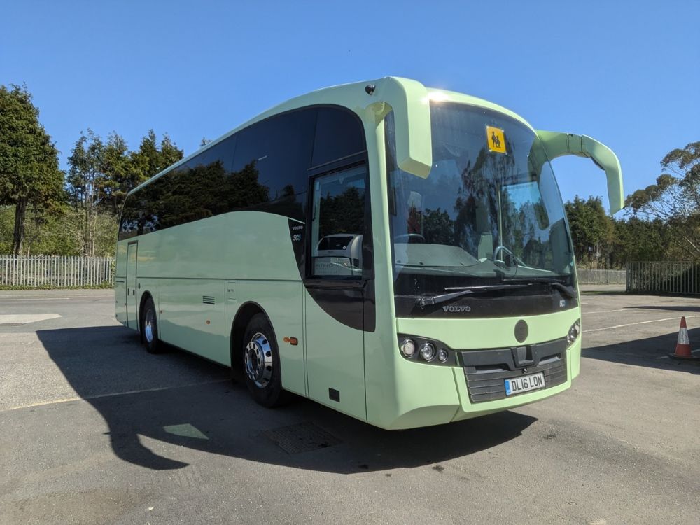 2016 (16) Volvo B8R Sunsundegui SC5 - Image 1