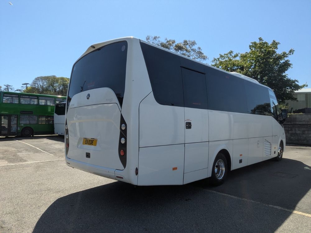 2017 (17) Mercedes Benz Atego 921L Noone Turas 900 - Image 2