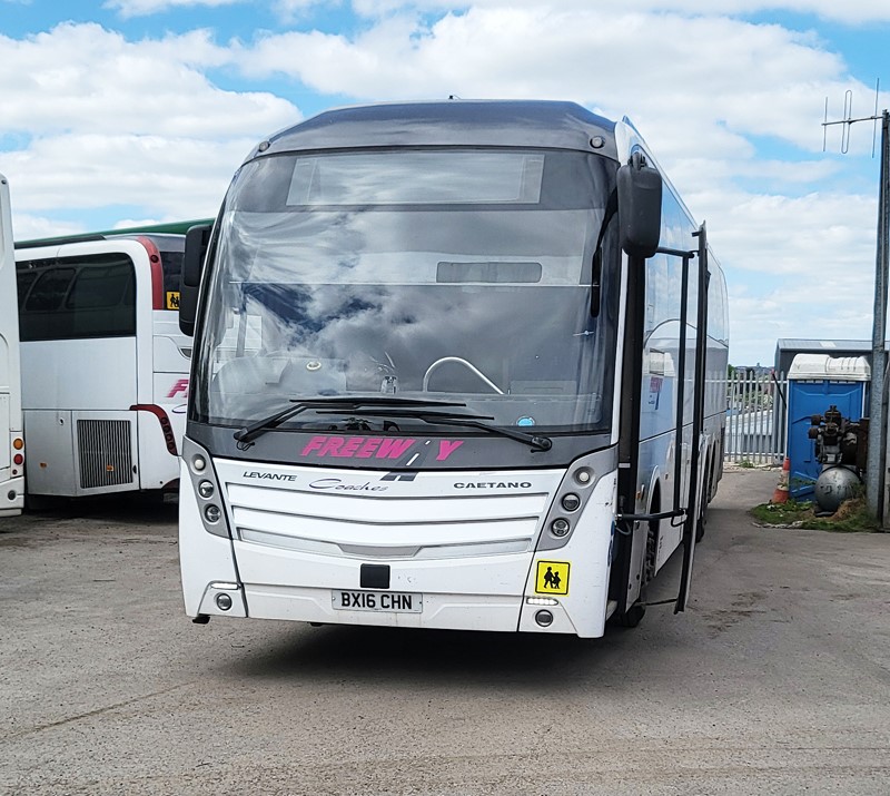 Volvo B9 caetano Levante - Image 1
