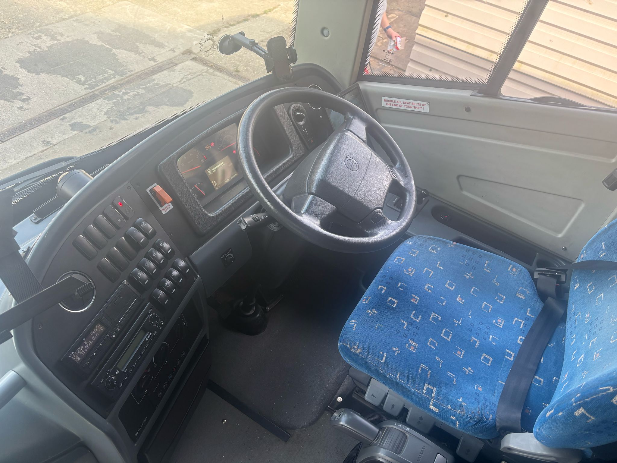 Plaxton Leopard Volvo B8R 2016 - Image 2