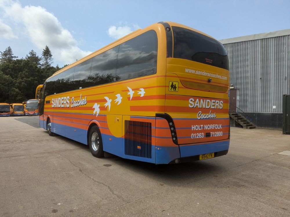 2011 (11) Volvo B9R Caetano Levante - Image 3