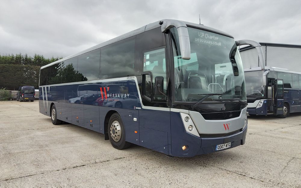 2020 (70) Scania K320IB Mobi People Explorer 330 - Image 1