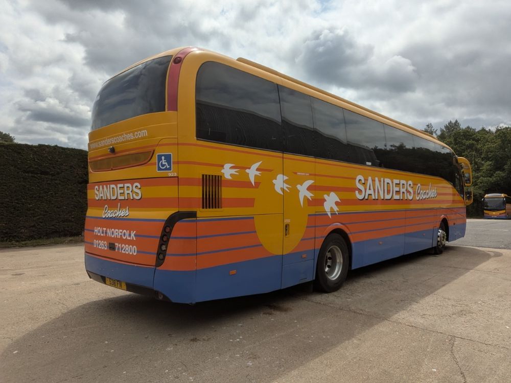 2011 (11) Volvo B9R Caetano Levante - Image 2