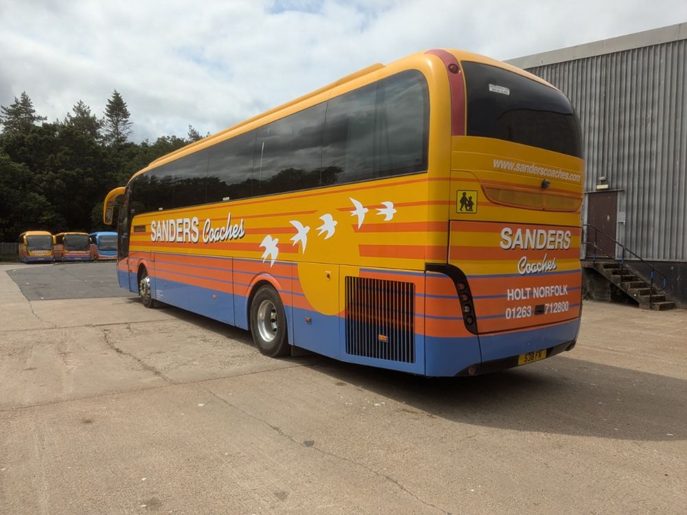 2011 (11) Volvo B9R Caetano Levante - Image 3