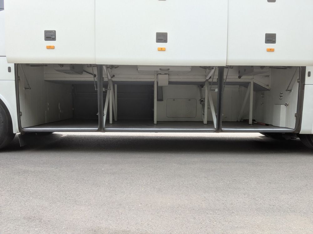 2016 (16) Yutong TC12 - Image 4