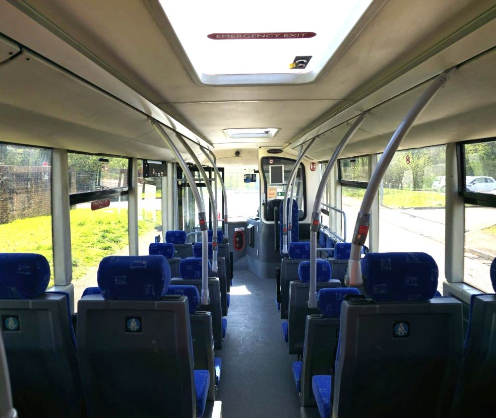 2014 (64) Solo SR 8.9m. 30 seats + seat belts. - Image 3