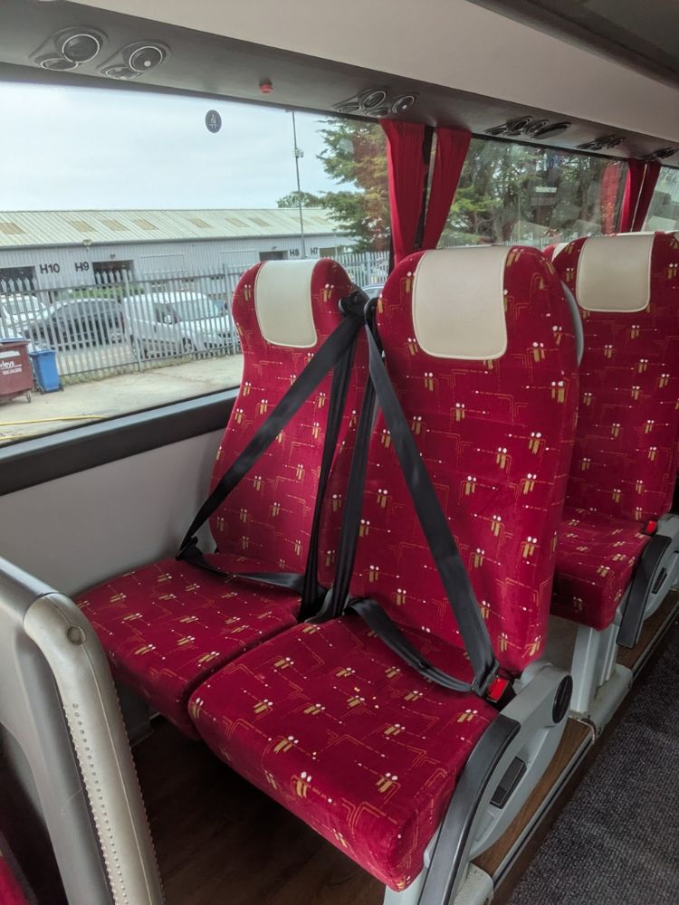 2015 (15) Volvo B8R Sunsundegui SC5 - Image 6