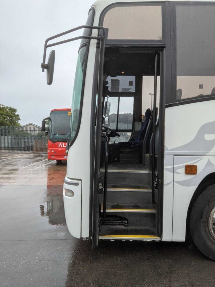 2001 (51) Volvo B12M Plaxton Paragon - Image 4