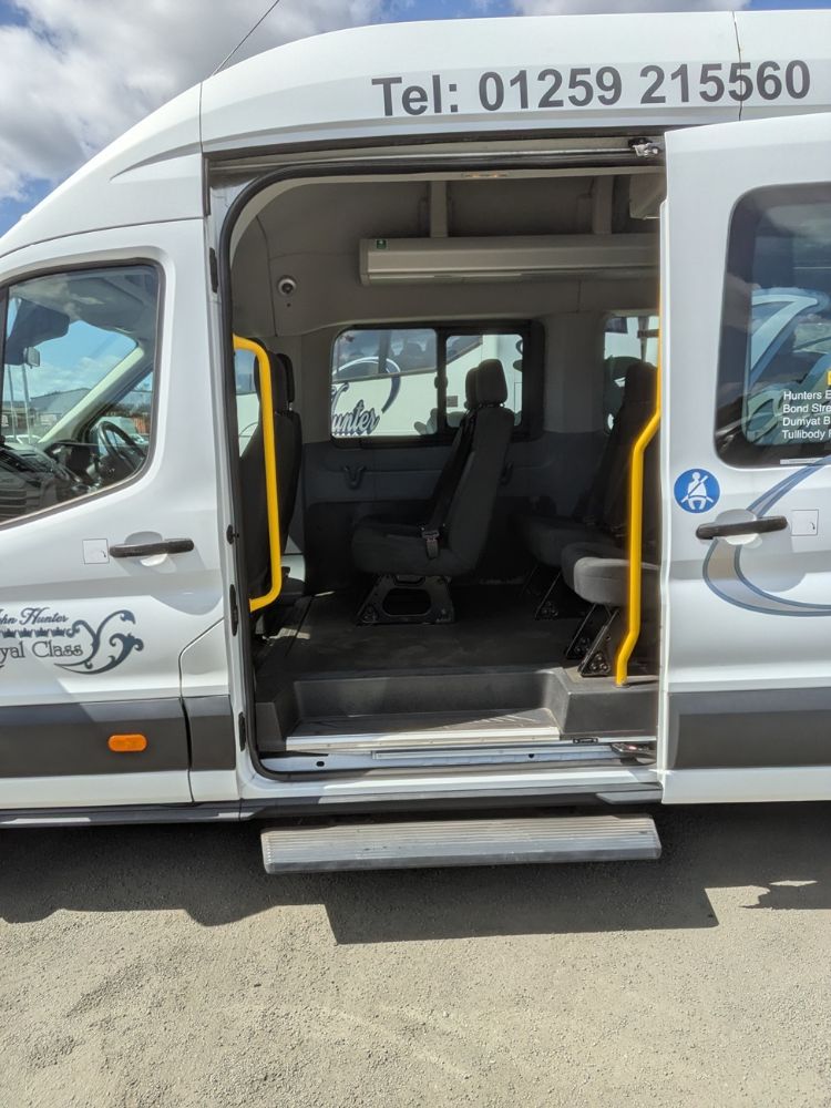 2016 (16) Ford Transit 460 - Image 4