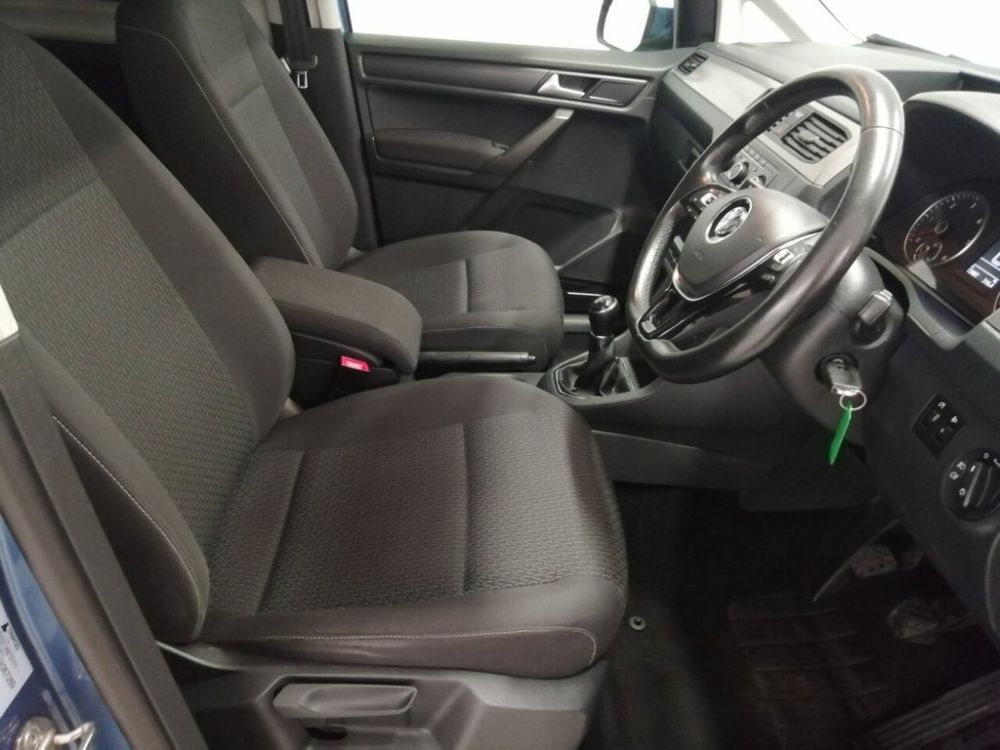 VOLKSWAGEN CADDY MAXI - Image 6