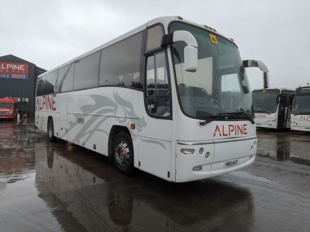 2001 (Y) Volvo B12M Plaxton Panther - Image 1