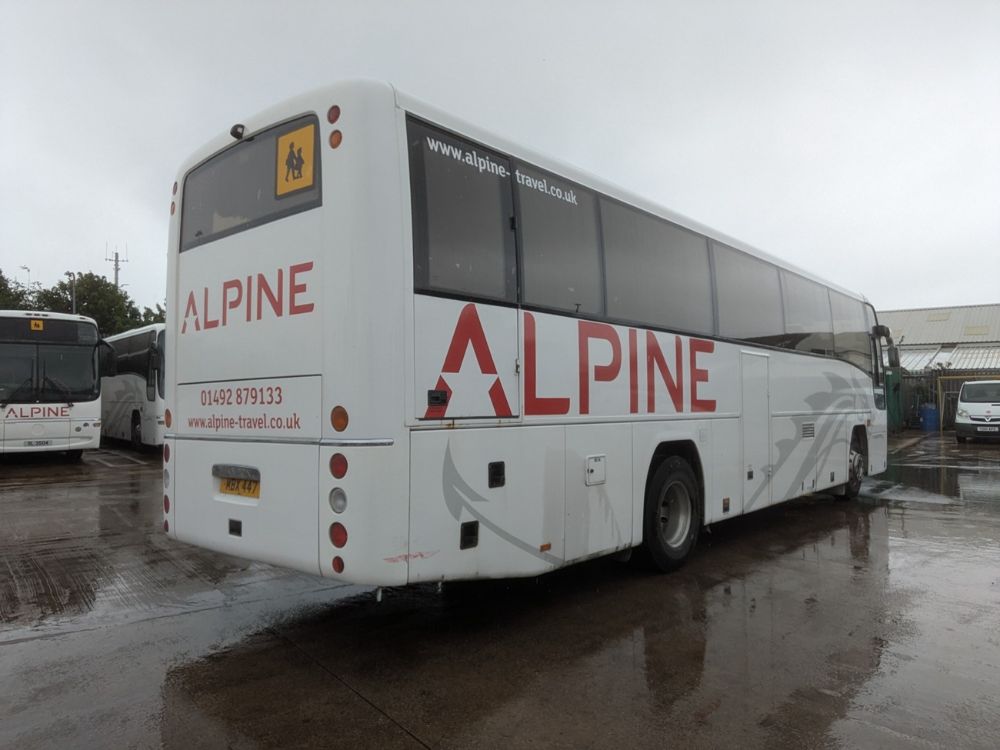 2001 (Y) Volvo B12M Plaxton Panther - Image 2