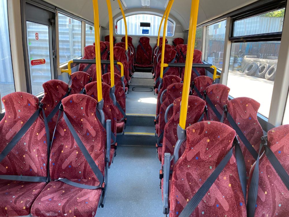 2012 (12) Streetlite WF 8.8m. 33 seats & seatbelts - Image 1