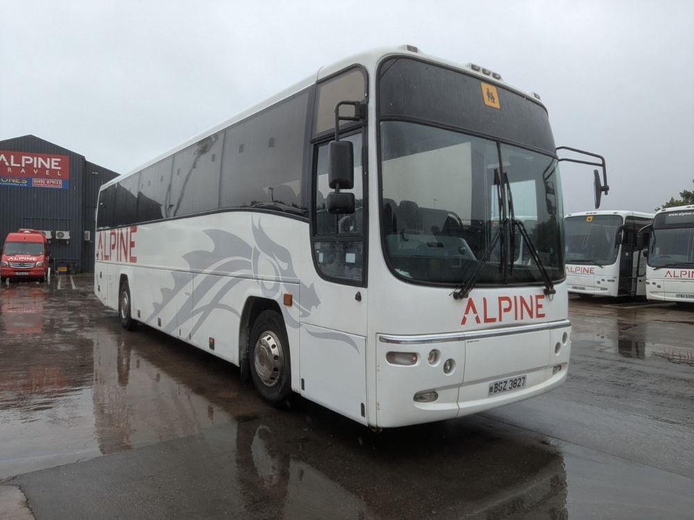 2001 (51) Volvo B12M Plaxton Paragon - Image 1