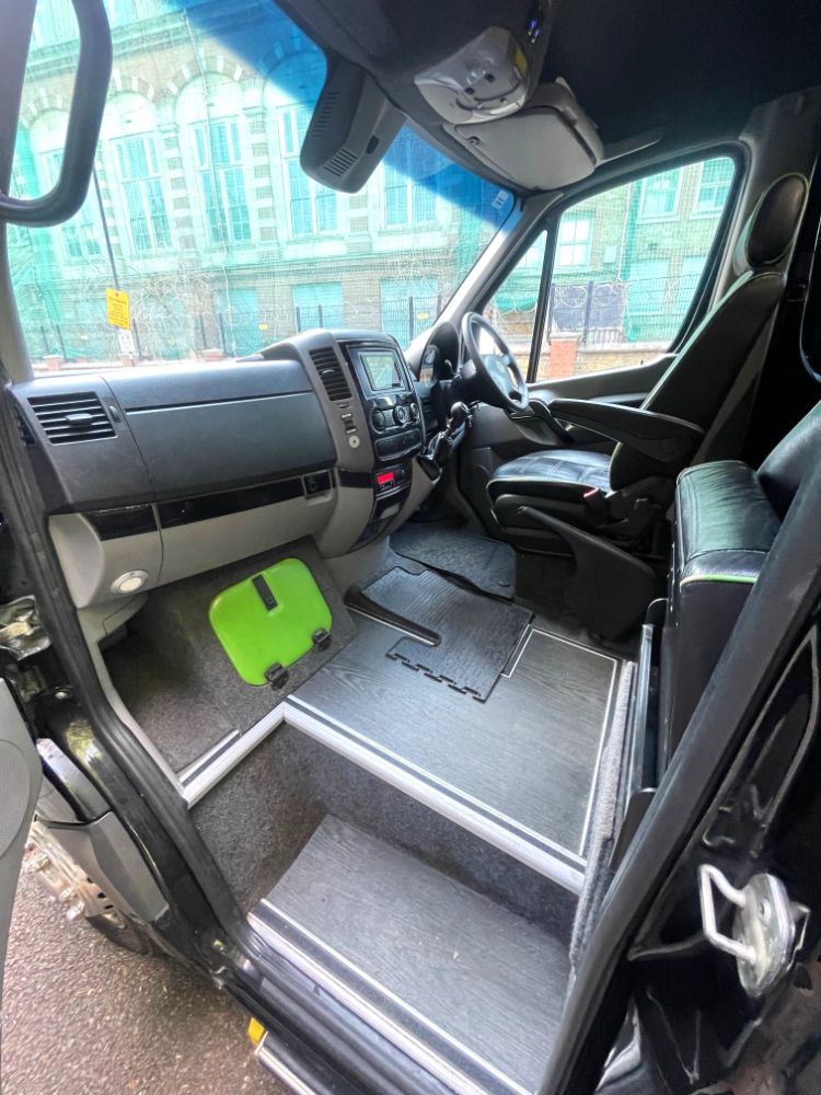 Volkswagen Crafter - Image 1