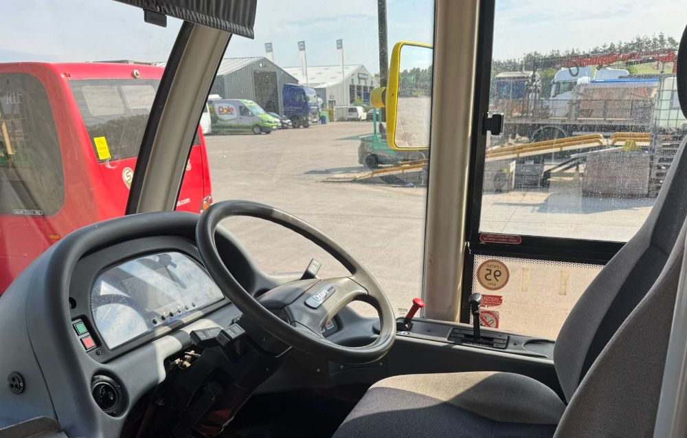 2012 (62) Solo SR SL 9.7m. 34 seats + seatbelts. - choice of 2 - Image 6