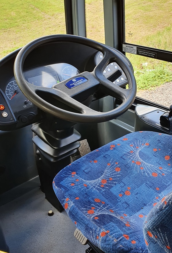 2015 (15) ADL E200 10.8m. Choice of 2. Seatbelts fitted. - Image 6