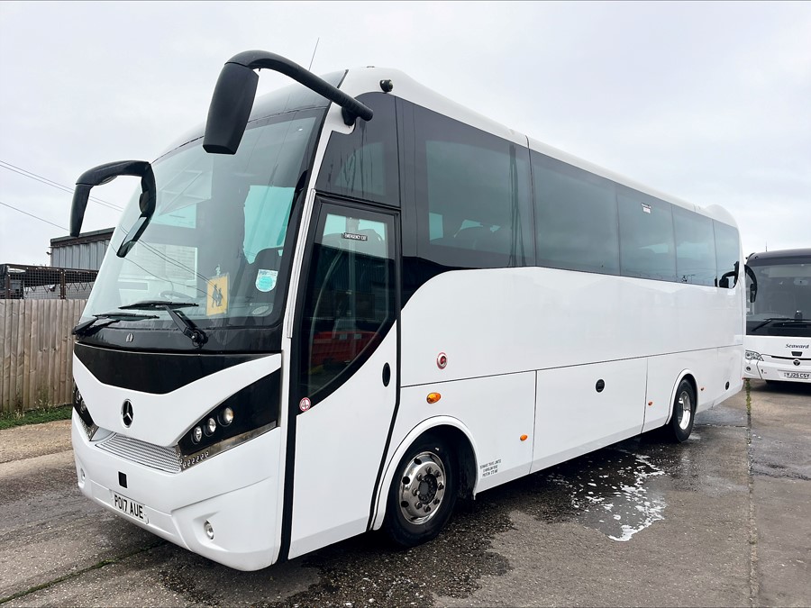 Mercedes Unvi GT Touring - Image 1
