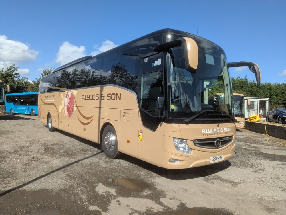 2018 (18) Mercedes Benz Tourismo M2 - Image 1