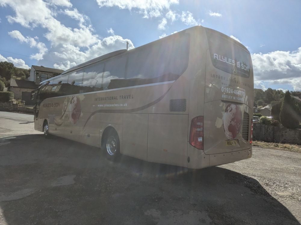 2018 (18) Mercedes Benz Tourismo M2 - Image 3