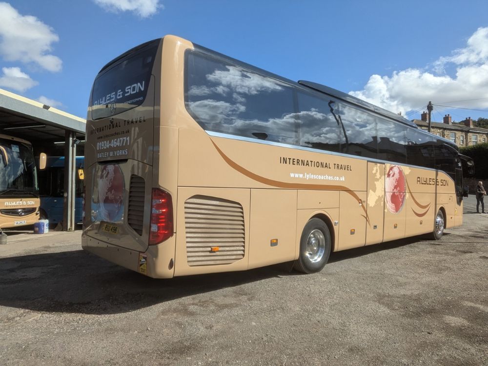 2018 (18) Mercedes Benz Tourismo M2 - Image 2